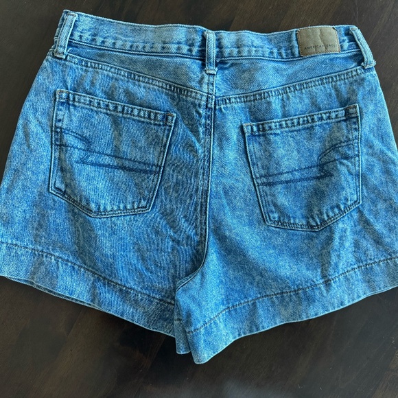 American Eagle Mom Short - Picture 4 of 4